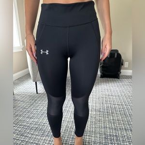Under Armour black compression leggings size small petite